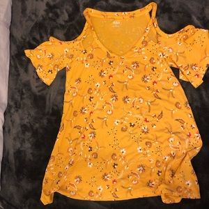 A.n.a. Floral yellow loose tee